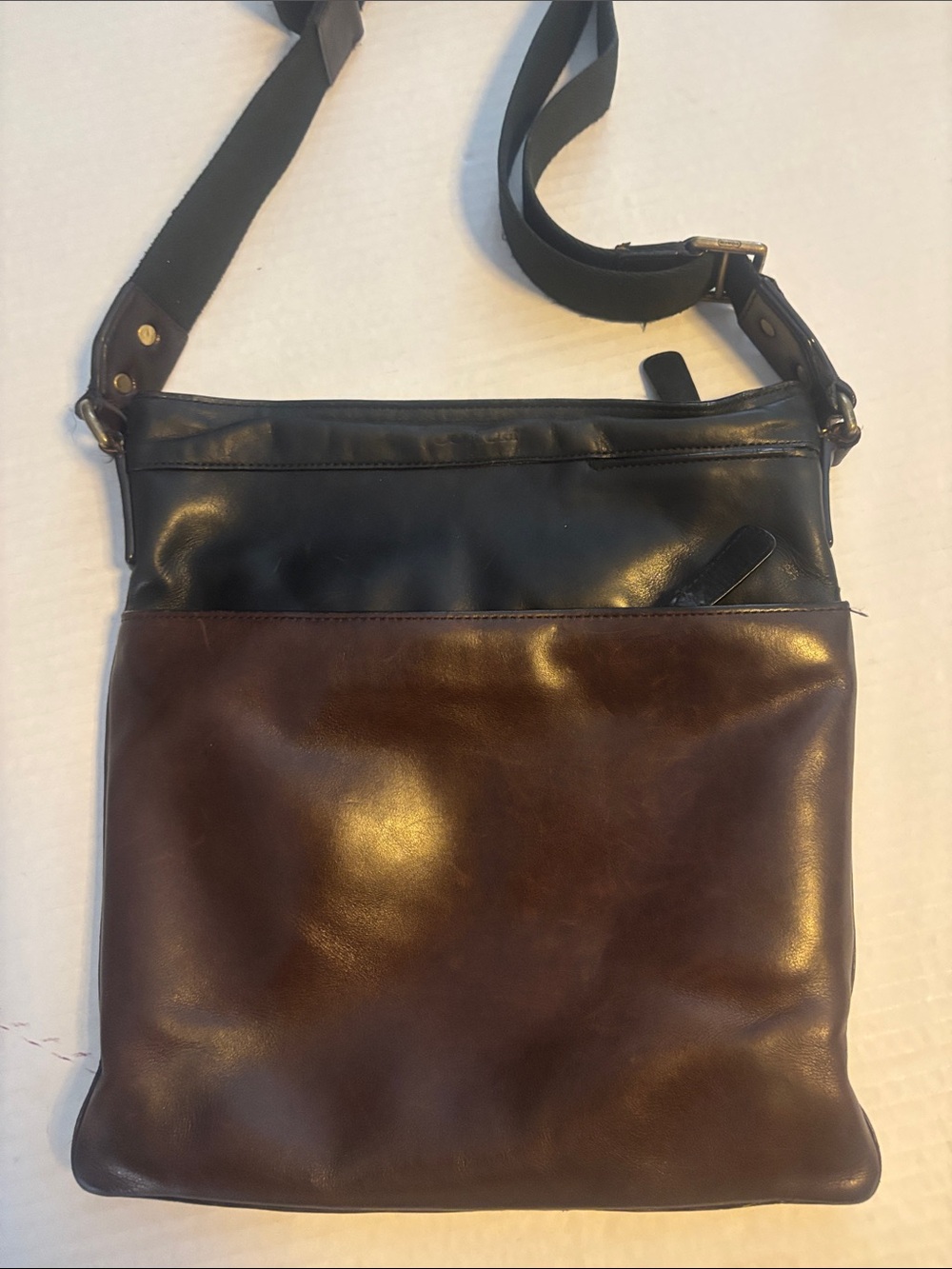 COACH BLEECKER HERITAGE CROSSBODY BAG UNISEX ADJUSTABLE STRAP
LOTS OF POCKETS